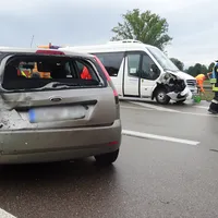 auffahrunfall_pkw-bus_13-1.png